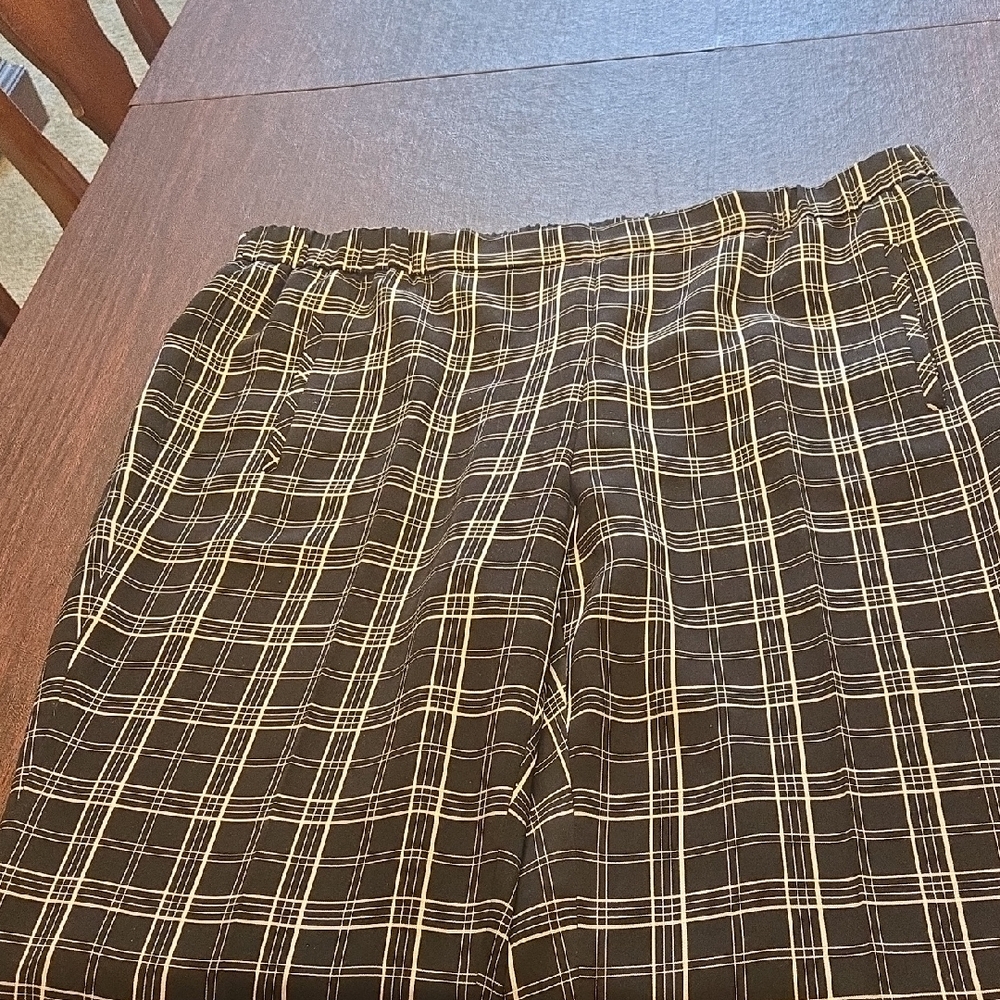 Women's Black Plaid Dress Pants - Picture 5 of 7
